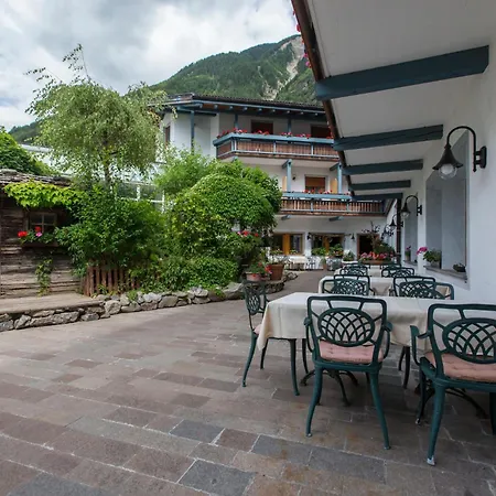 Muehlenerhof Hotel 4*