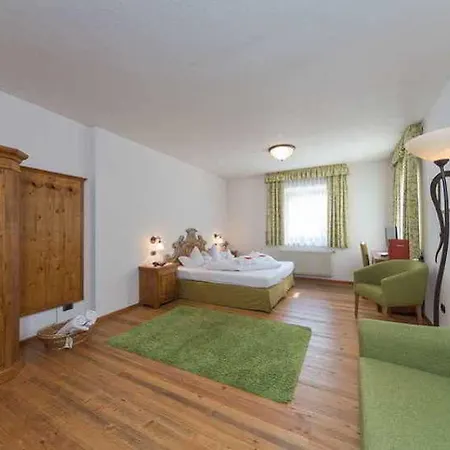 Muehlenerhof Hotel 4*